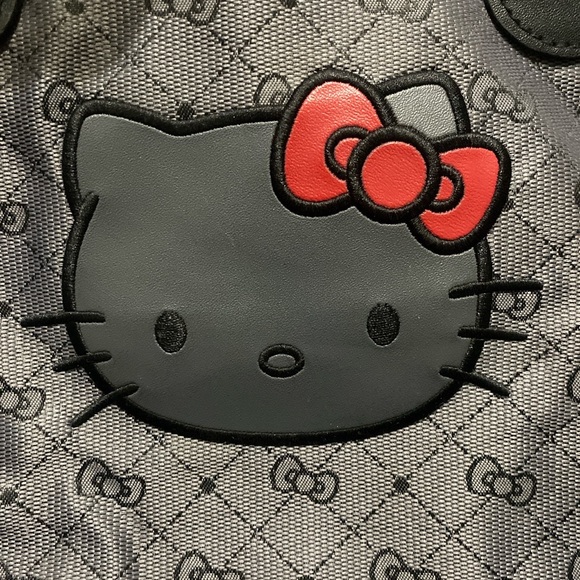 Hello Kitty Purse - Picture 9 of 12